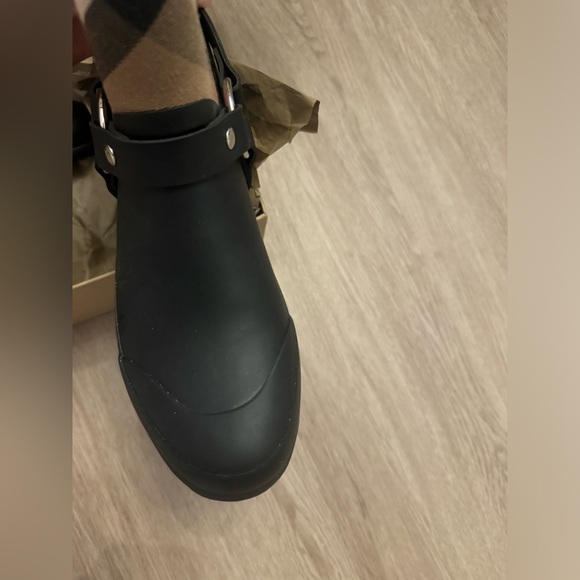 100% authentic Burberry biker rain boot - Picture 8 of 12